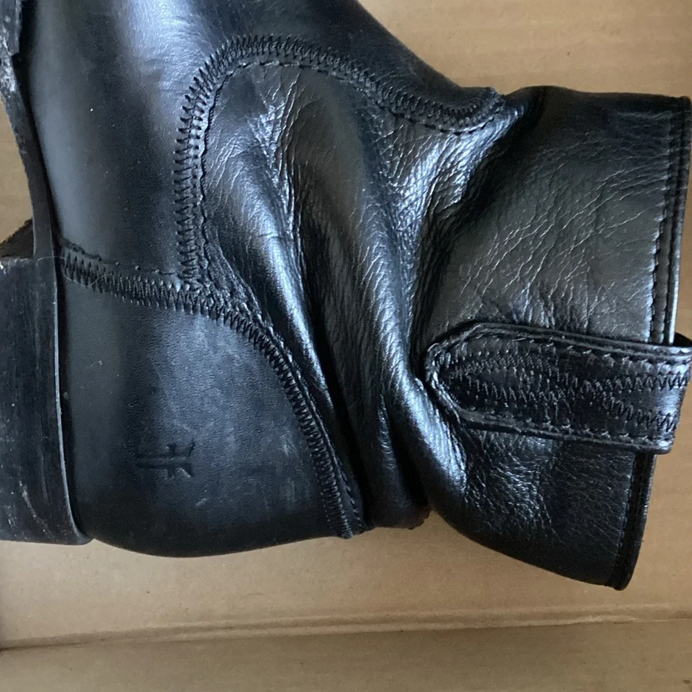 Frye Women’s  Black Leather Ankle Boots - Picture 8 of 8